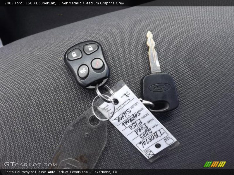 Silver Metallic / Medium Graphite Grey 2003 Ford F150 XL SuperCab