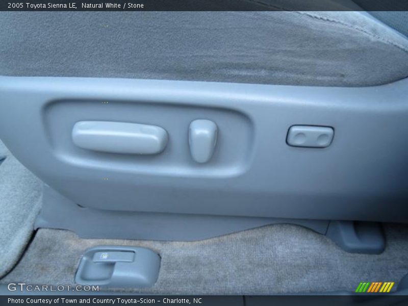 Natural White / Stone 2005 Toyota Sienna LE