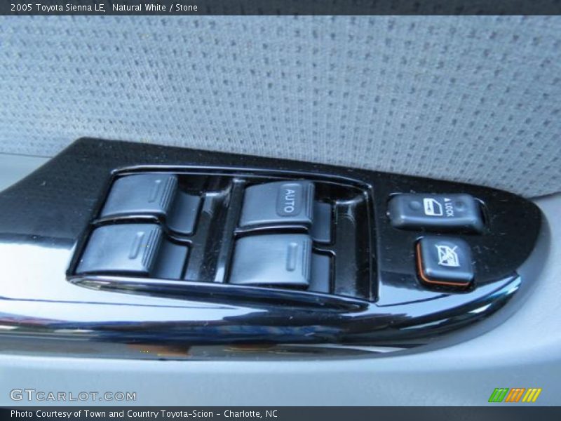 Natural White / Stone 2005 Toyota Sienna LE