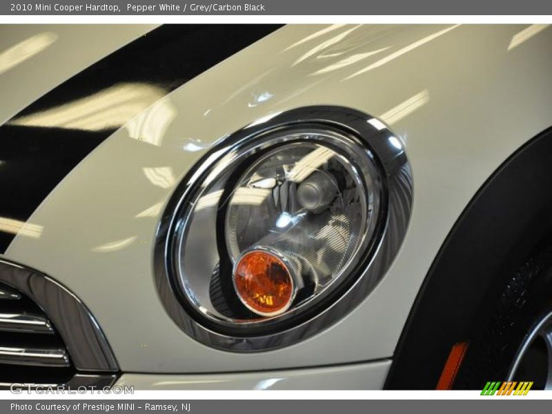 Pepper White / Grey/Carbon Black 2010 Mini Cooper Hardtop