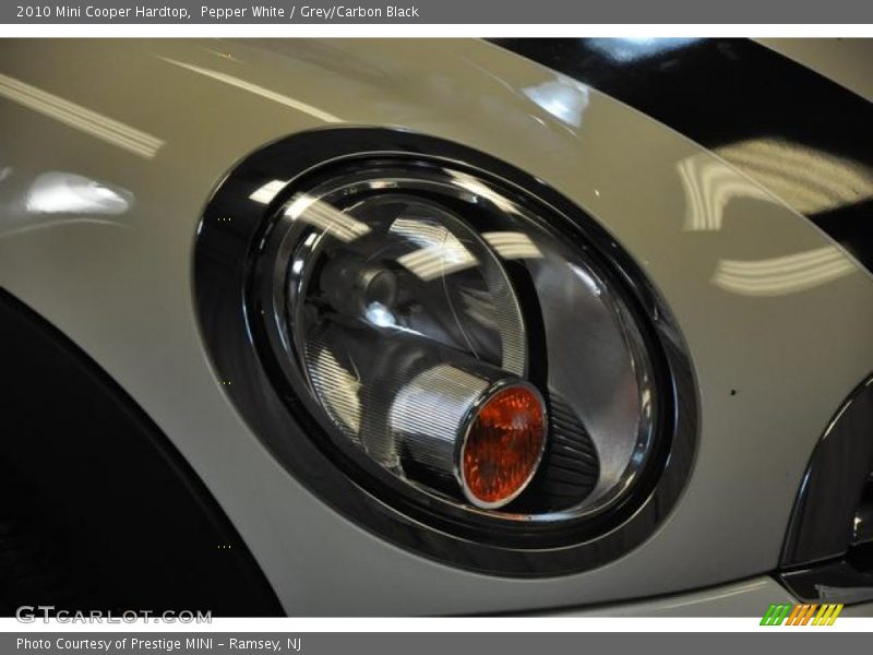 Pepper White / Grey/Carbon Black 2010 Mini Cooper Hardtop