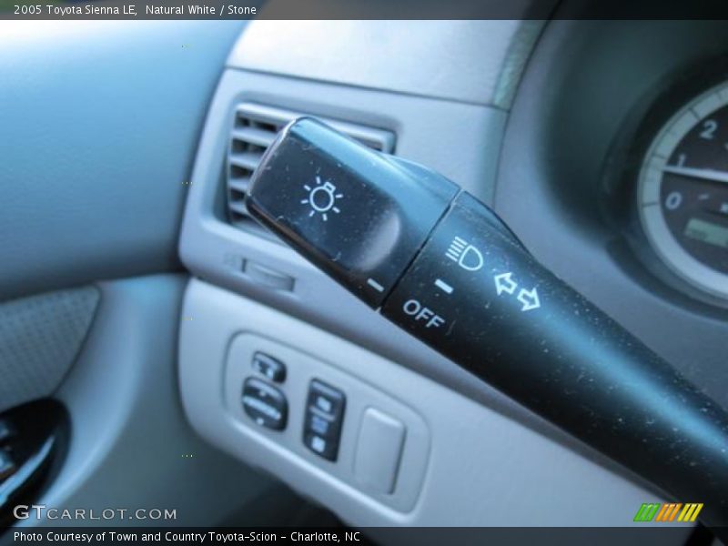 Natural White / Stone 2005 Toyota Sienna LE