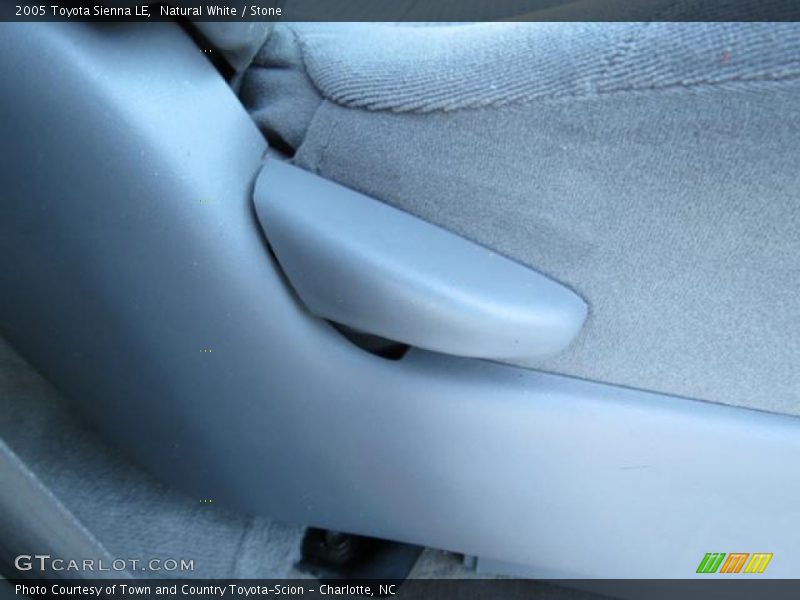 Natural White / Stone 2005 Toyota Sienna LE