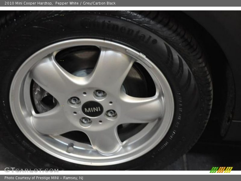 Pepper White / Grey/Carbon Black 2010 Mini Cooper Hardtop