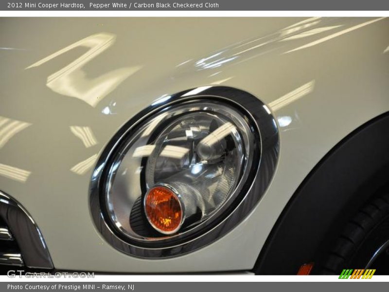 Pepper White / Carbon Black Checkered Cloth 2012 Mini Cooper Hardtop