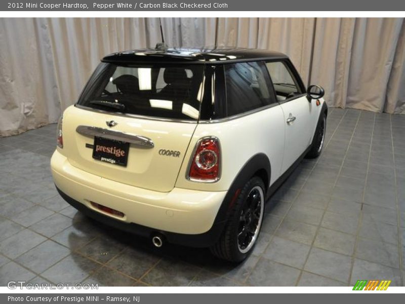 Pepper White / Carbon Black Checkered Cloth 2012 Mini Cooper Hardtop