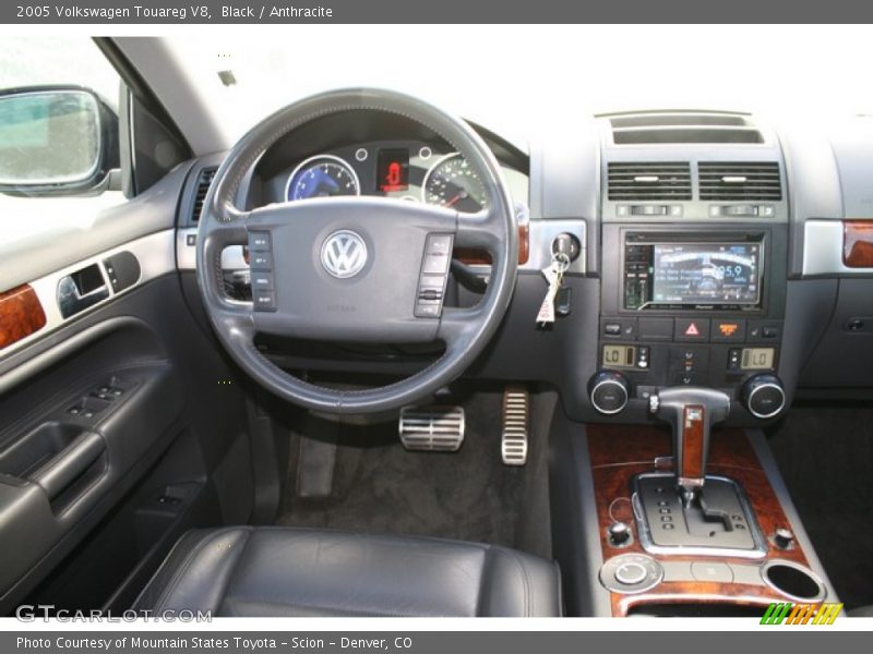 Black / Anthracite 2005 Volkswagen Touareg V8