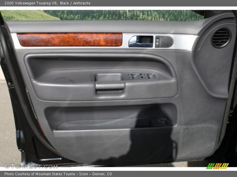 Black / Anthracite 2005 Volkswagen Touareg V8