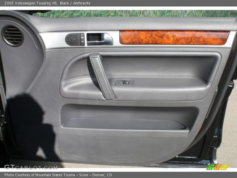 Black / Anthracite 2005 Volkswagen Touareg V8