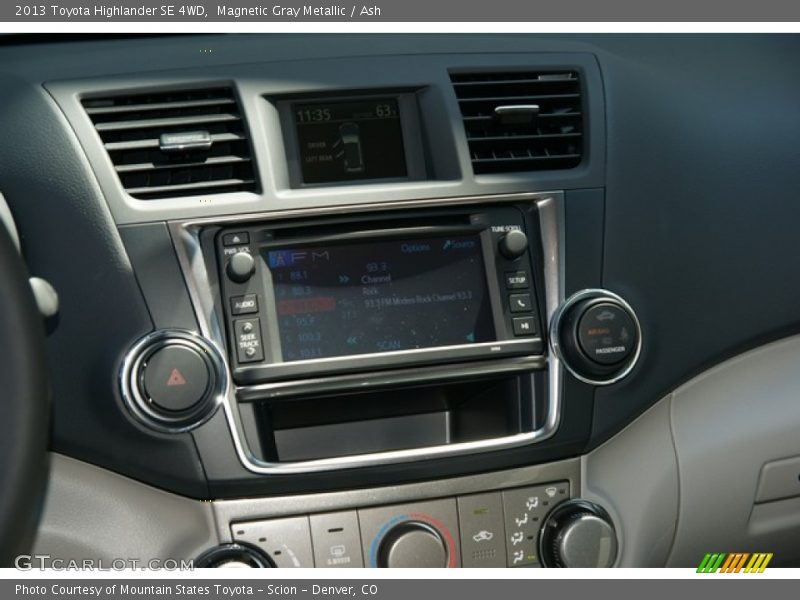 Magnetic Gray Metallic / Ash 2013 Toyota Highlander SE 4WD