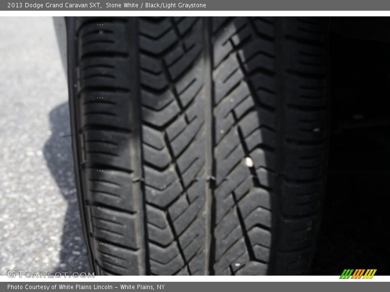 Stone White / Black/Light Graystone 2013 Dodge Grand Caravan SXT