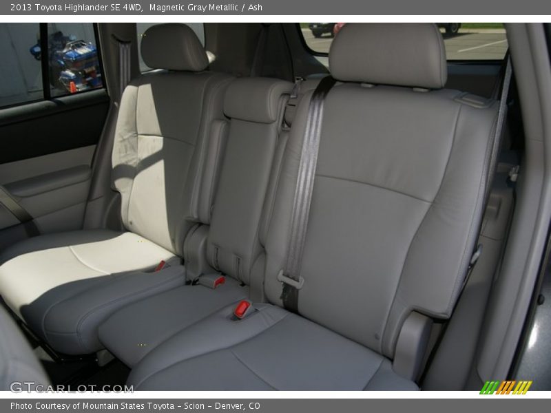Magnetic Gray Metallic / Ash 2013 Toyota Highlander SE 4WD