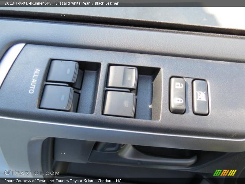 Blizzard White Pearl / Black Leather 2013 Toyota 4Runner SR5