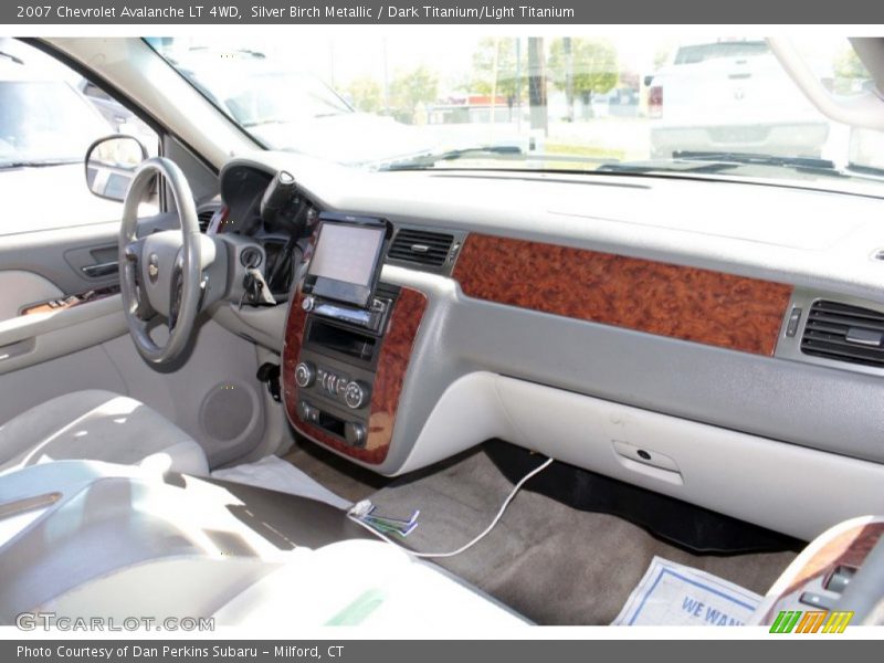 Silver Birch Metallic / Dark Titanium/Light Titanium 2007 Chevrolet Avalanche LT 4WD