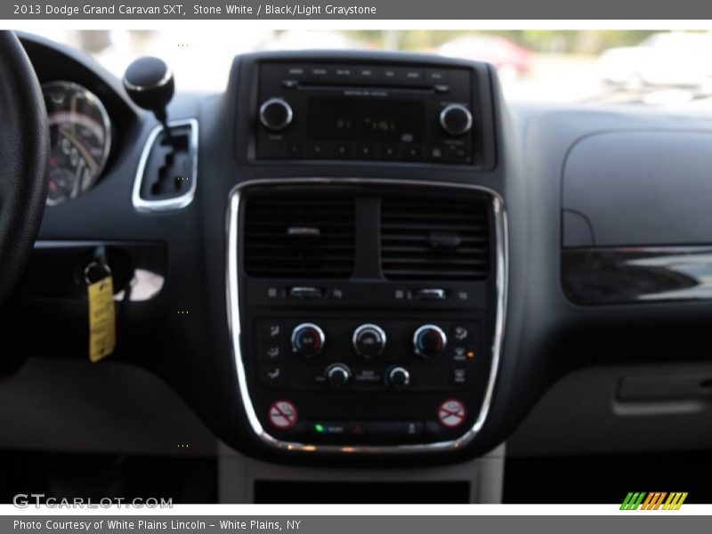 Stone White / Black/Light Graystone 2013 Dodge Grand Caravan SXT