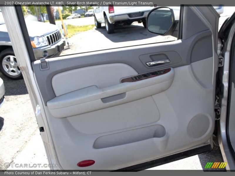 Silver Birch Metallic / Dark Titanium/Light Titanium 2007 Chevrolet Avalanche LT 4WD