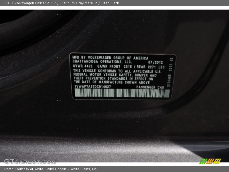 Platinum Gray Metallic / Titan Black 2013 Volkswagen Passat 2.5L S