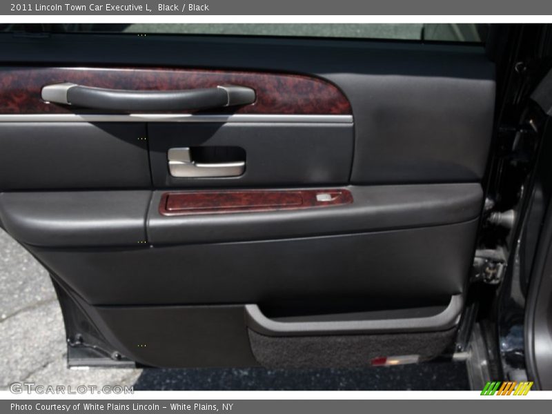 Door Panel of 2011 Town Car Executive L