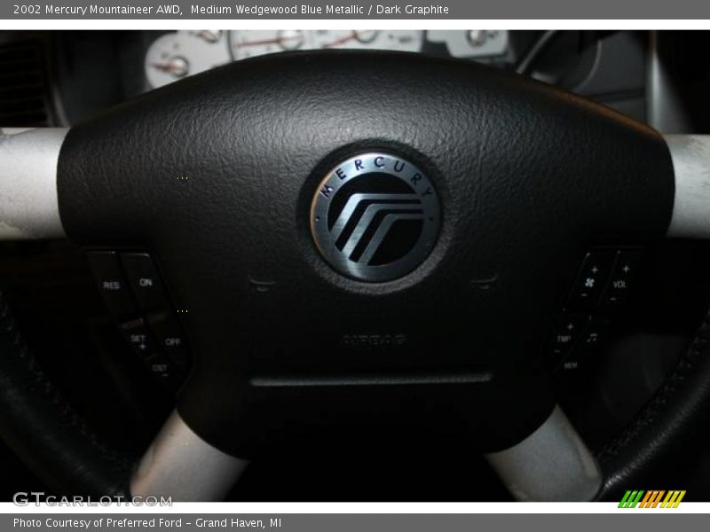 Medium Wedgewood Blue Metallic / Dark Graphite 2002 Mercury Mountaineer AWD