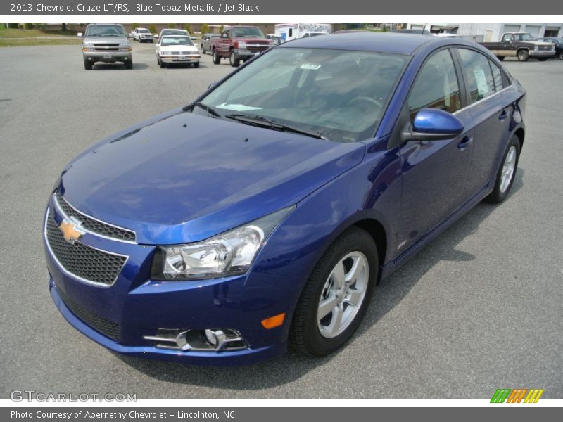 Front 3/4 View of 2013 Cruze LT/RS