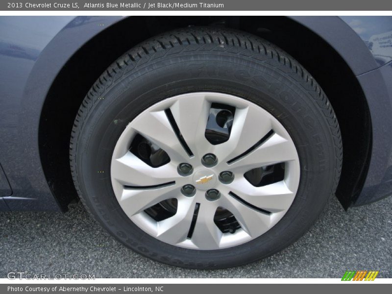Atlantis Blue Metallic / Jet Black/Medium Titanium 2013 Chevrolet Cruze LS