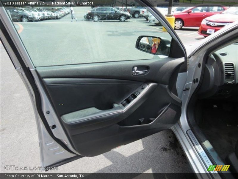 Radiant Silver / Charcoal 2010 Nissan Altima 2.5 S