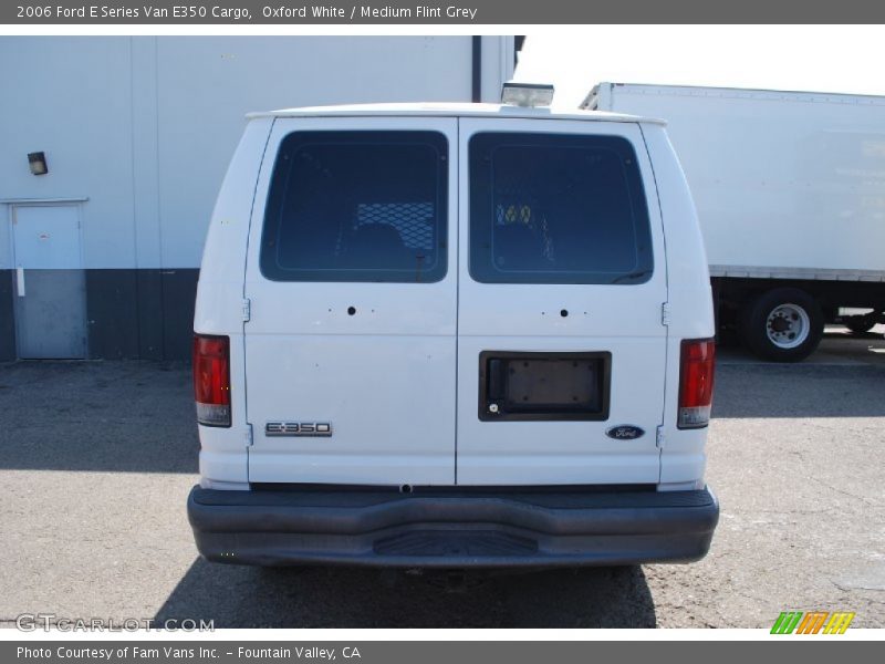 Oxford White / Medium Flint Grey 2006 Ford E Series Van E350 Cargo