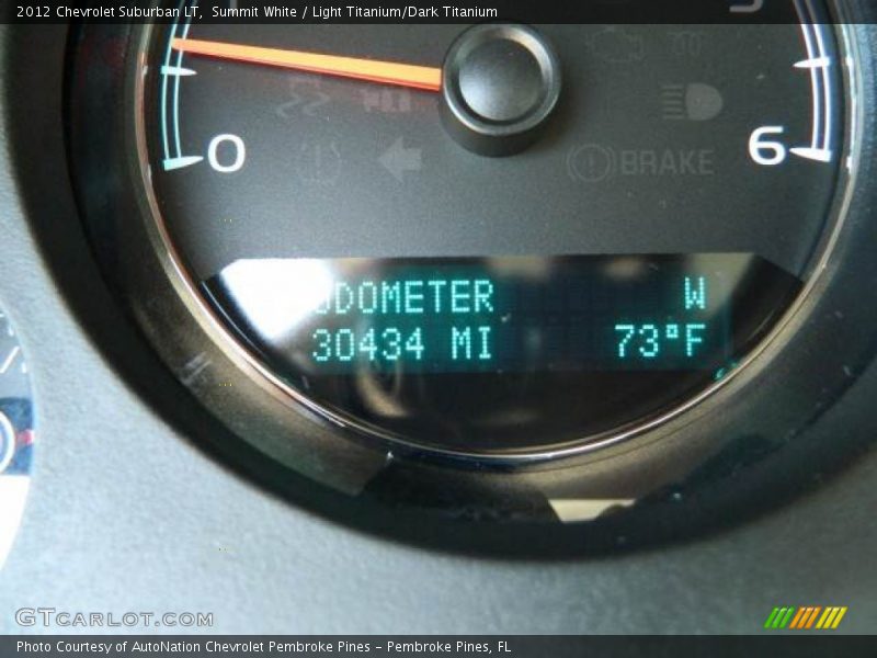 Summit White / Light Titanium/Dark Titanium 2012 Chevrolet Suburban LT