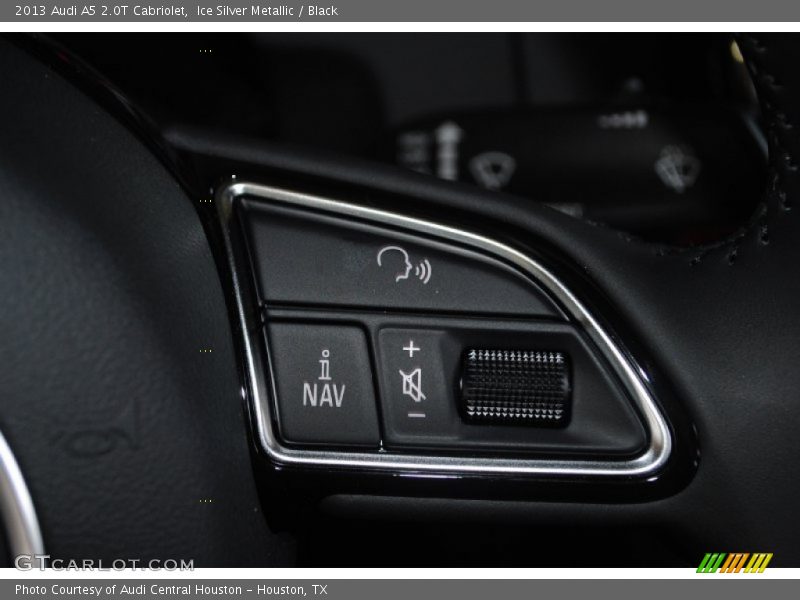 Controls of 2013 A5 2.0T Cabriolet