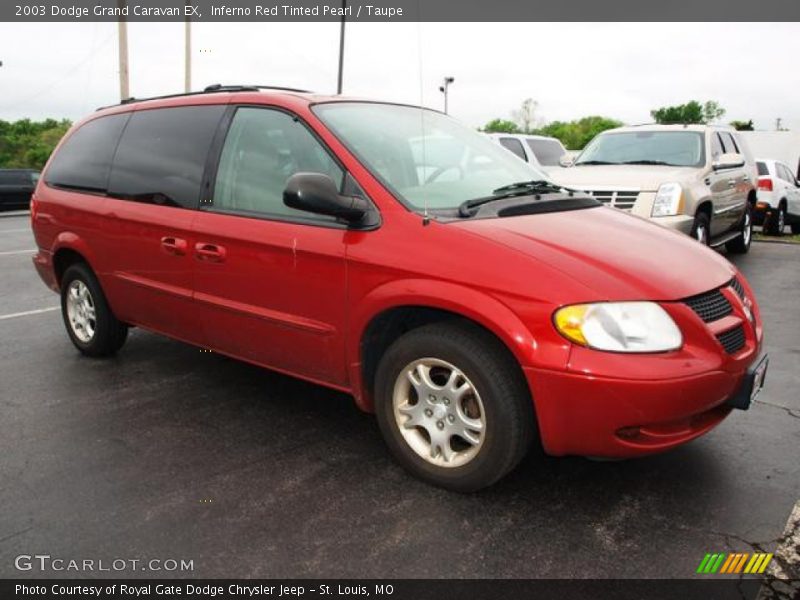 Front 3/4 View of 2003 Grand Caravan EX