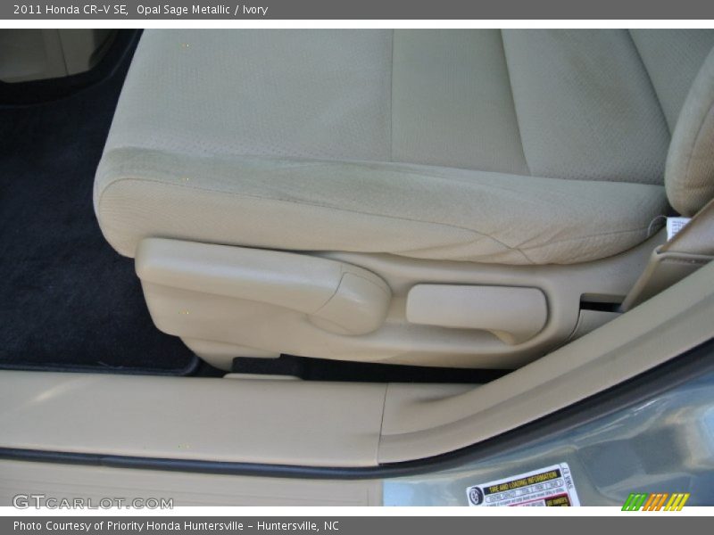 Opal Sage Metallic / Ivory 2011 Honda CR-V SE