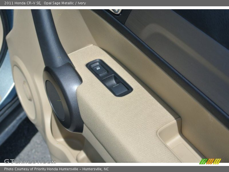 Opal Sage Metallic / Ivory 2011 Honda CR-V SE