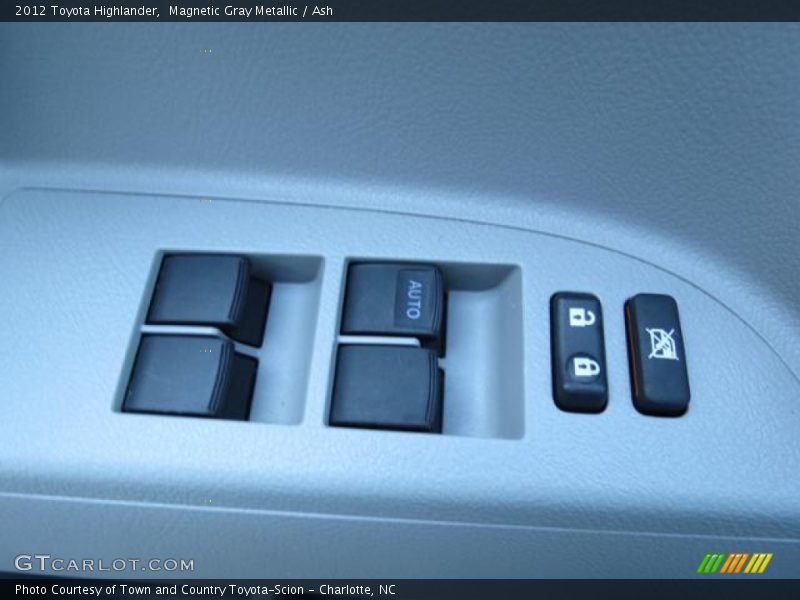 Magnetic Gray Metallic / Ash 2012 Toyota Highlander