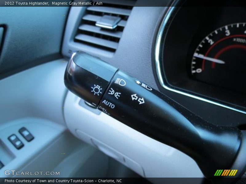 Magnetic Gray Metallic / Ash 2012 Toyota Highlander