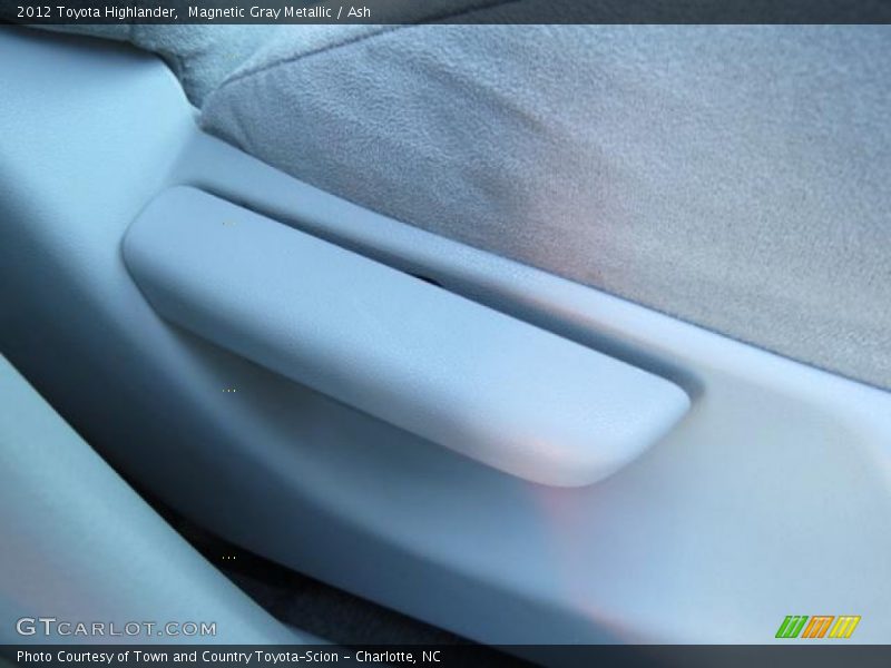 Magnetic Gray Metallic / Ash 2012 Toyota Highlander