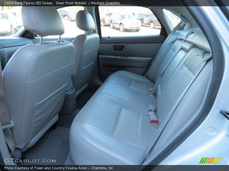 Silver Frost Metallic / Medium Graphite 2004 Ford Taurus SES Sedan