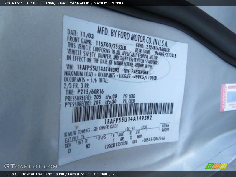 Silver Frost Metallic / Medium Graphite 2004 Ford Taurus SES Sedan