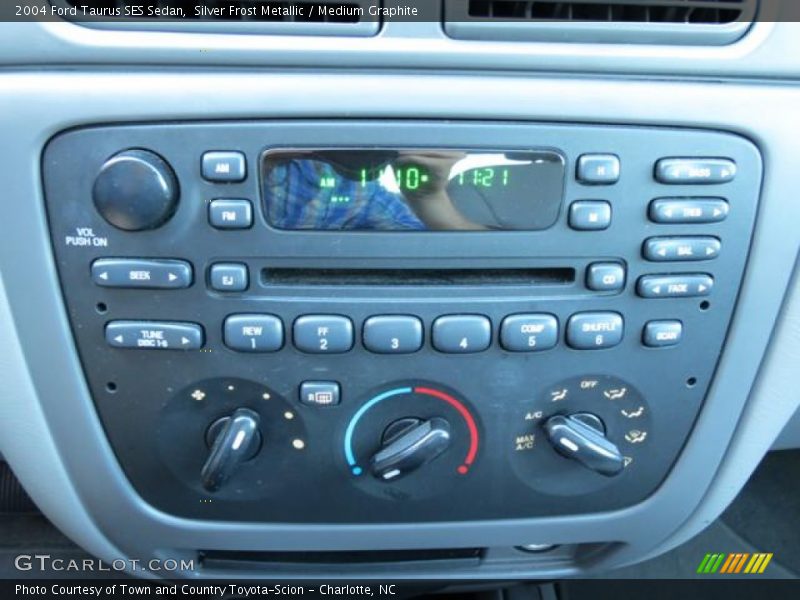 Silver Frost Metallic / Medium Graphite 2004 Ford Taurus SES Sedan