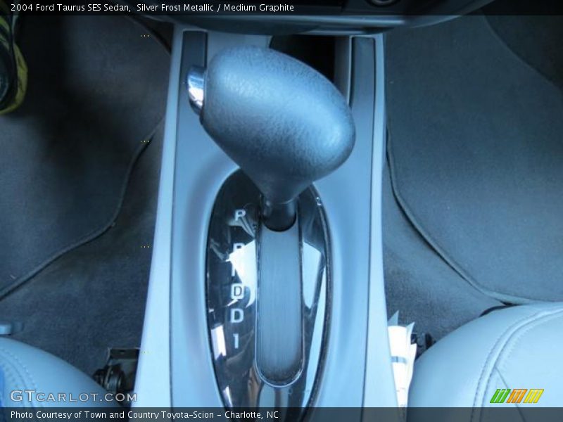 Silver Frost Metallic / Medium Graphite 2004 Ford Taurus SES Sedan