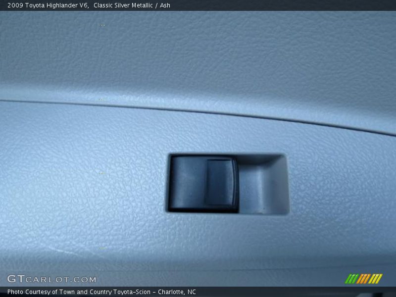 Classic Silver Metallic / Ash 2009 Toyota Highlander V6