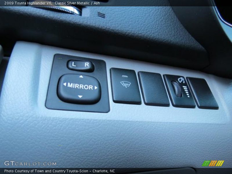 Classic Silver Metallic / Ash 2009 Toyota Highlander V6