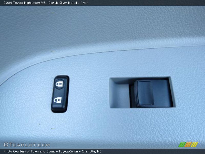 Classic Silver Metallic / Ash 2009 Toyota Highlander V6