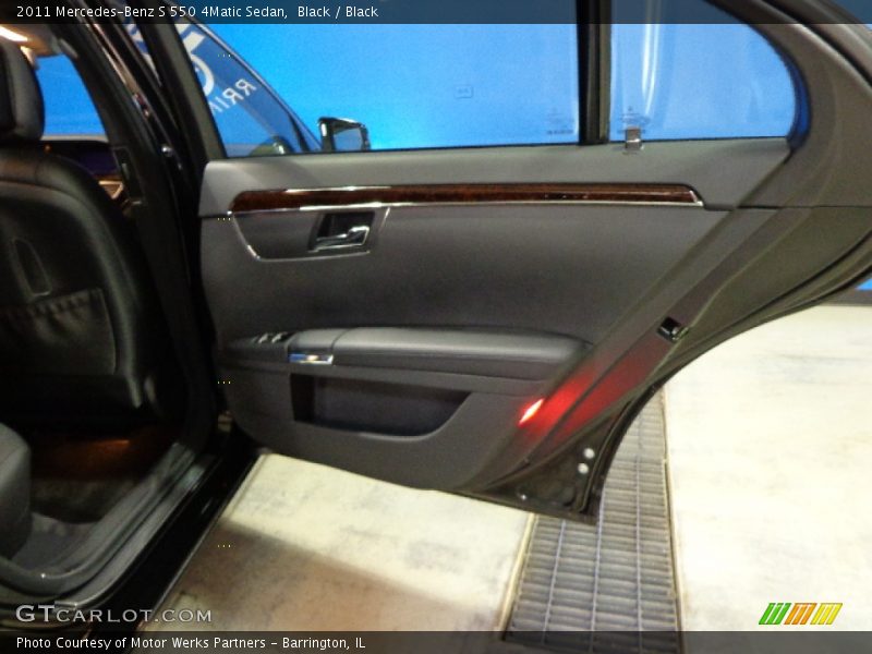 Black / Black 2011 Mercedes-Benz S 550 4Matic Sedan