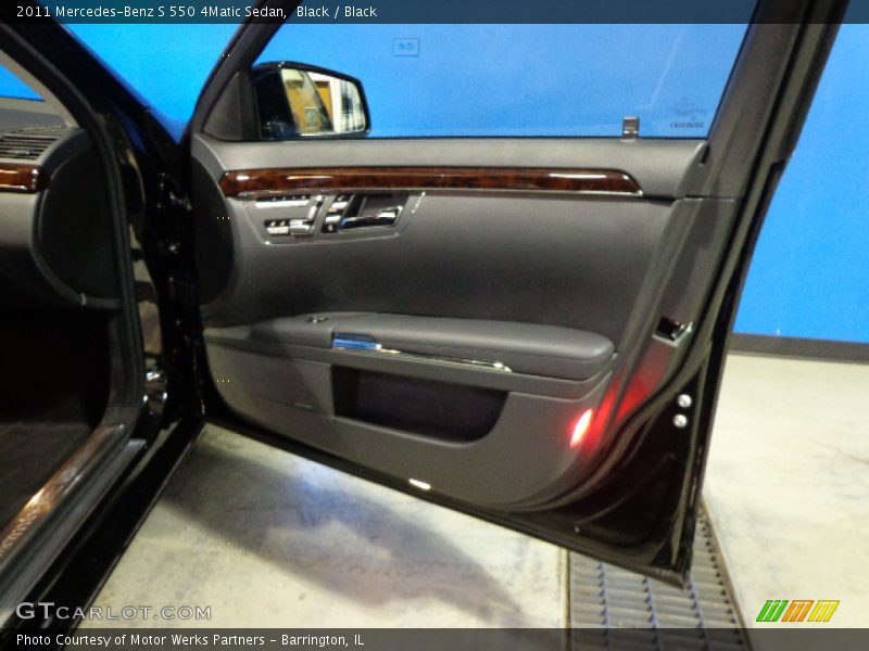 Black / Black 2011 Mercedes-Benz S 550 4Matic Sedan