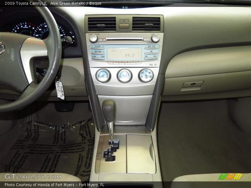 Aloe Green Metallic / Bisque 2009 Toyota Camry LE