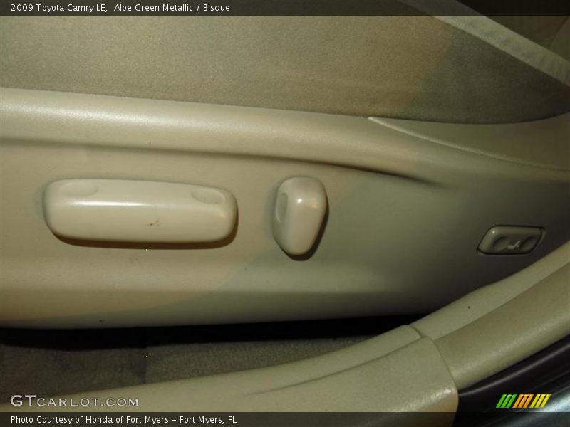 Aloe Green Metallic / Bisque 2009 Toyota Camry LE