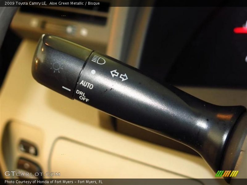 Aloe Green Metallic / Bisque 2009 Toyota Camry LE