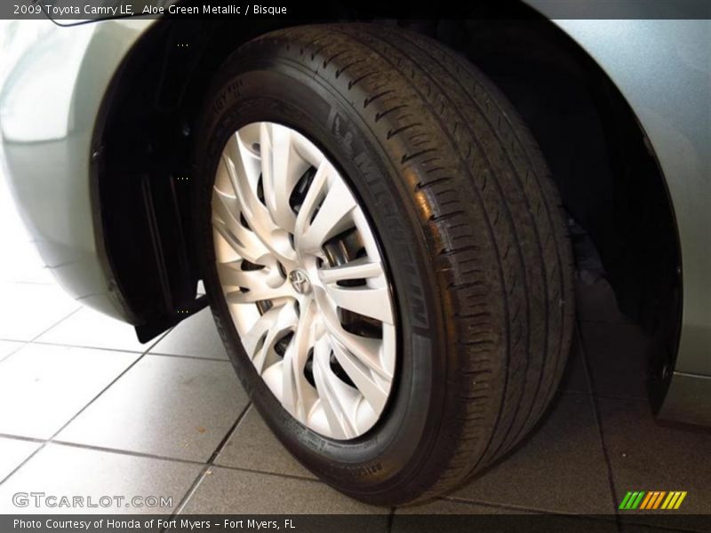 Aloe Green Metallic / Bisque 2009 Toyota Camry LE