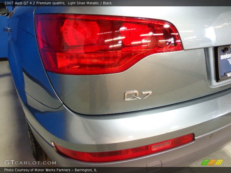 Light Silver Metallic / Black 2007 Audi Q7 4.2 Premium quattro