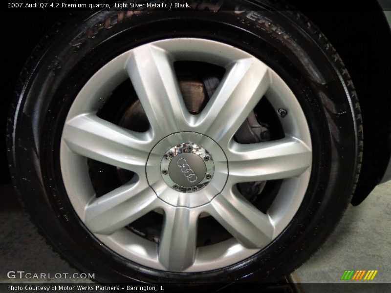 Light Silver Metallic / Black 2007 Audi Q7 4.2 Premium quattro